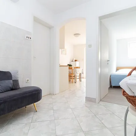 Apartment Libertas Near Queen Beach- By Ta Leut Agency *