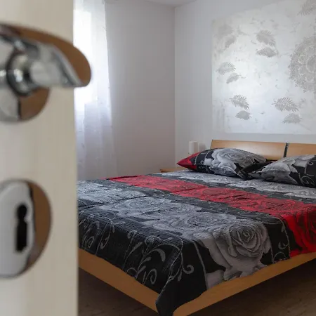 Libertas Near Queen Beach- By Ta Leut Agency *