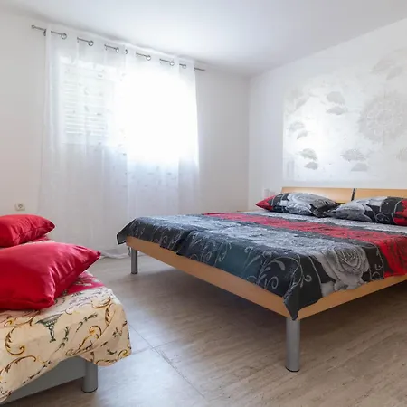 Libertas Near Queen Beach- By Ta Leut Agency Apartment *