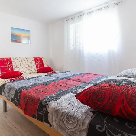 Apartment Libertas Near Queen Beach- By Ta Leut Agency *