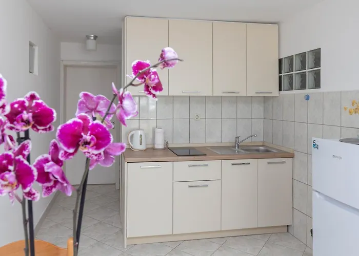 Libertas Near Queen Beach- By Ta Leut Agency *